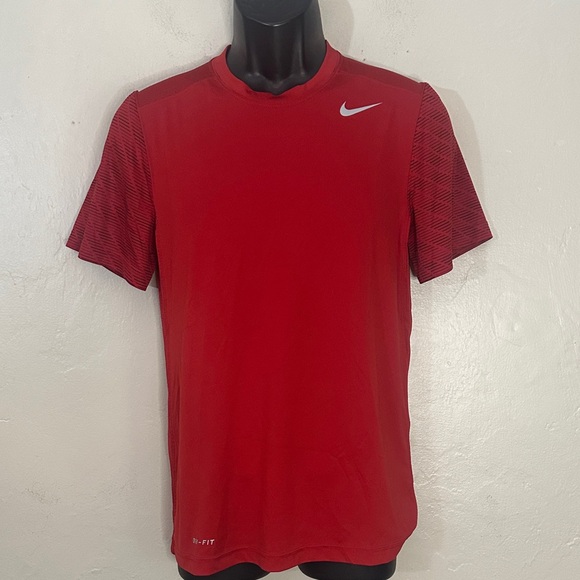 Nike Men's Vibrant Red Short Sleeve Shirt - Picture 1 of 5